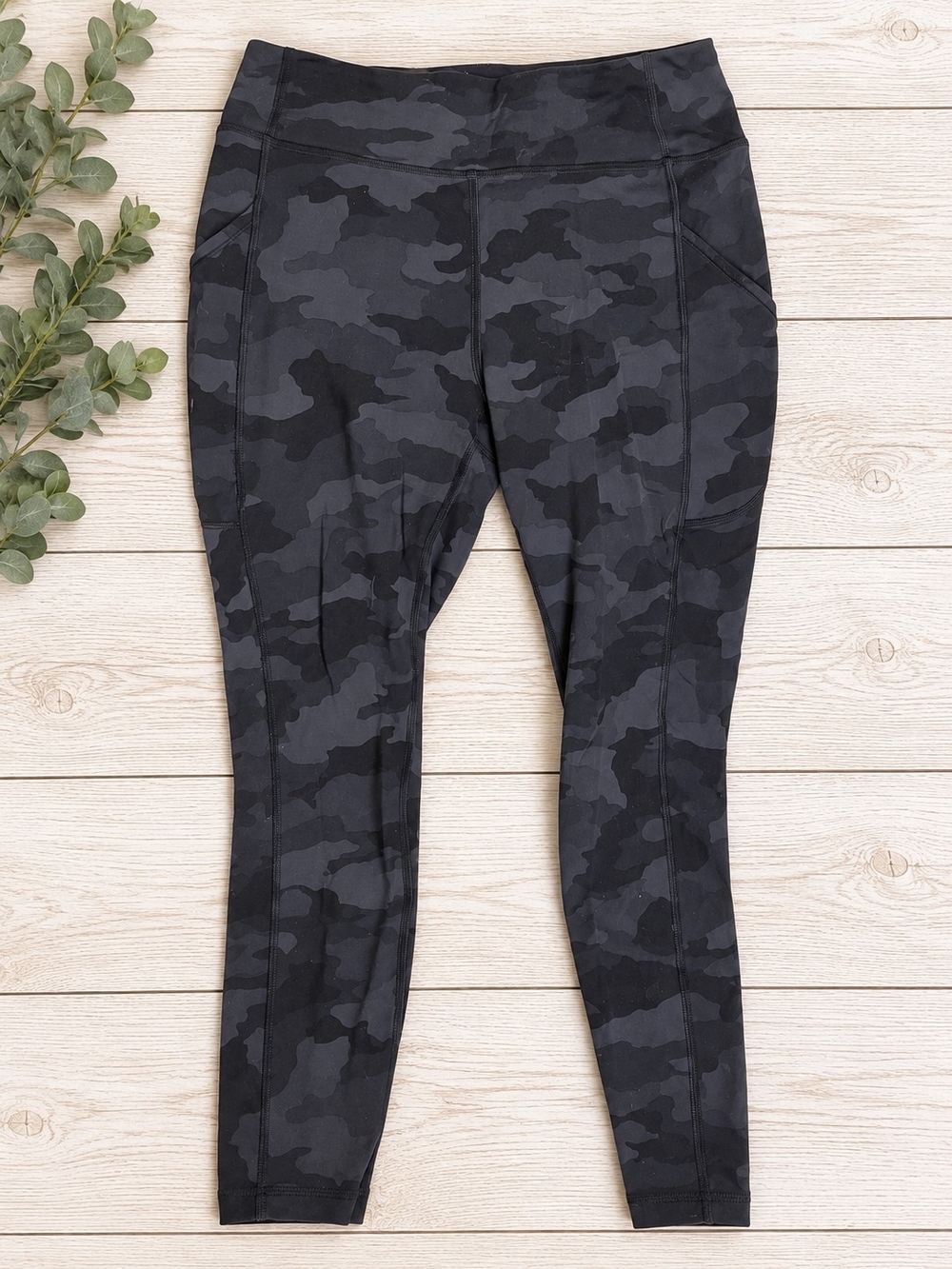 Lululemon Camo Full-Length Leggings with Pockets – Size 10